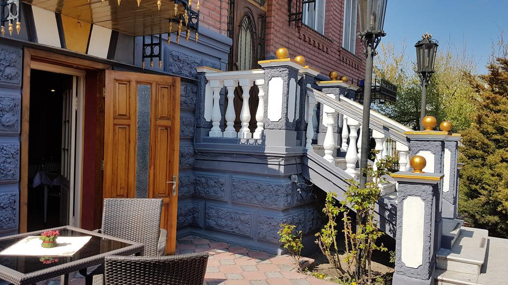 Versal Hotel خيرسون المظهر الخارجي الصورة